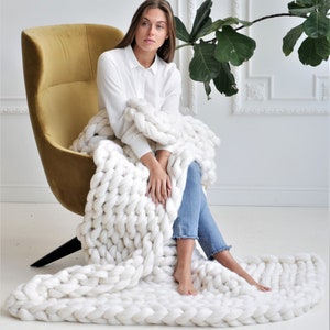 Chunky knit blanket throw Giant blanket, Merino wool blanket, Arm knit blanket, Boho decor, Christmas Gift for her image 8