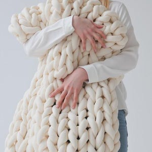 Knitted cotton weighted blanket for anxiety relief for adults and kids, chunky knit blanket available from small to king size