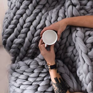 Chunky knit blanket Arm knit blanket Chunky knit throw Merino wool blanket Giant blanket Chunky blanket Knitted Personalized Christmas gift Grey 45