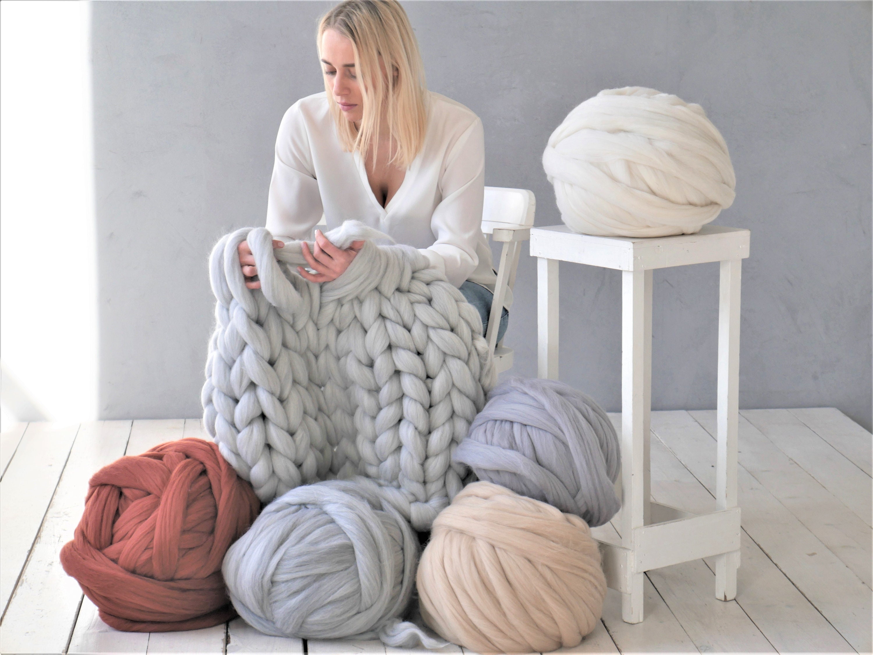 Giant Wool Yarn Arm Knitting,100% Merino Wool Big Chunky Knit Blanket Super Soft Chunky Yarn Acrylic Yarn red