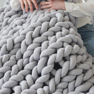 Adult relaxing under knitted cotton weighted blanket for anxiety, soft chunky knit cotton throw for kids and adults