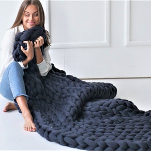 Chunky knit blanket Arm knit blanket Chunky knit throw Merino wool blanket Giant blanket Chunky blanket Knitted Personalized Christmas gift Charcoal 47