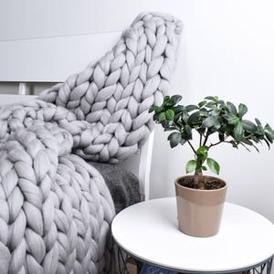 Chunky knit blanket throw Giant blanket, Merino wool blanket, Arm knit blanket, Boho decor, Christmas Gift for her image 3