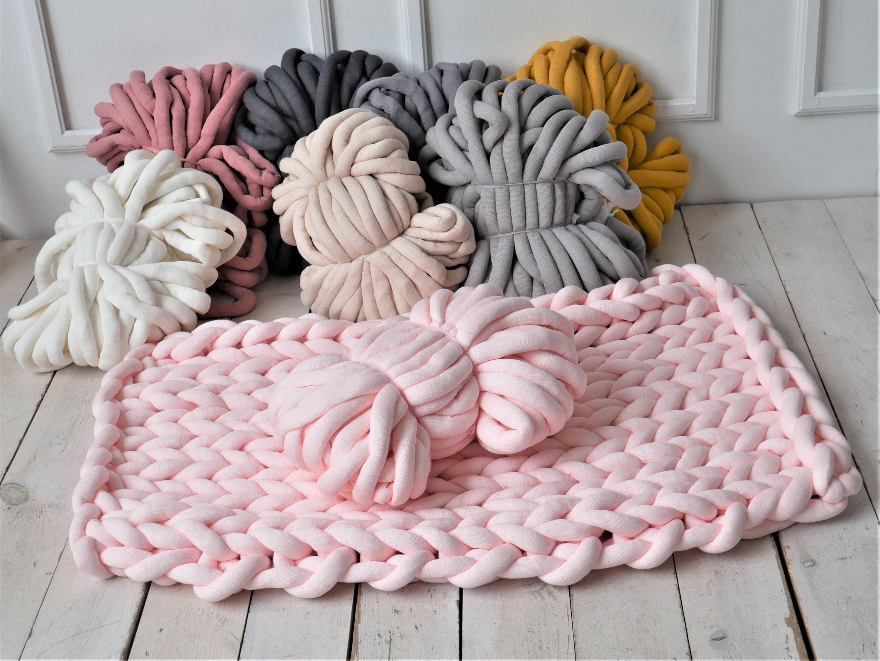 Washable Core Spun Arm Knitting Yarn for Giant Quick Knitting Blanket -  China Polyester Yarn and Tube Yarn price