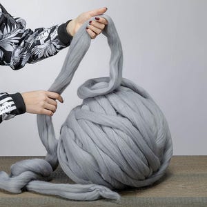 Chunky yarn Giant yarn Chunky knit yarn Super bulky yarn Chunky merino wool Arm knitting Merino wool Gift for her Merino roving Spinning