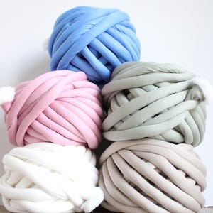 Super voluminöses Baumwollgarn Chunky Garn für Armstrickerei Tube Yarn Vegan Garn Super voluminöses Chenillegarn