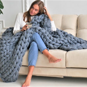 Chunky knit blanket throw Giant blanket, Merino wool blanket, Arm knit blanket, Boho decor, Christmas Gift for her image 5