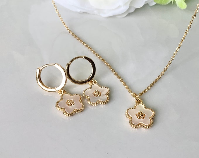 14-karat gold mother-of-pearl flower hoop earrings