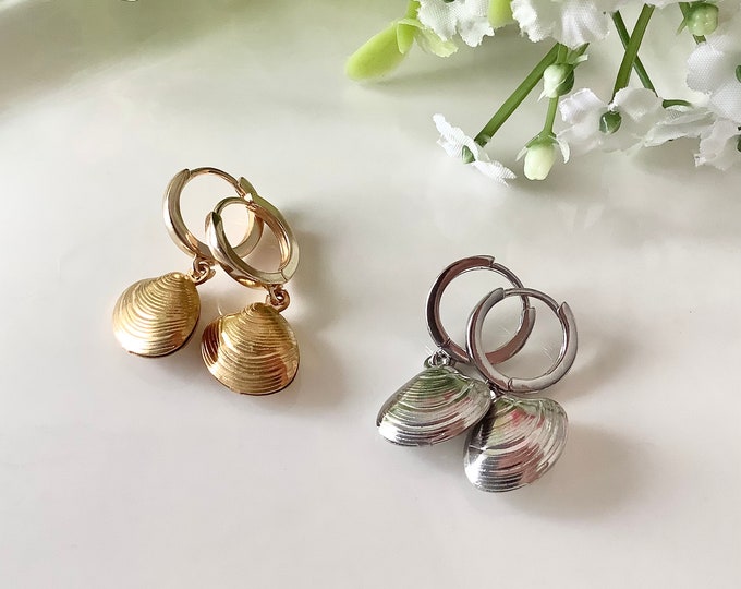 Shell hoop earrings