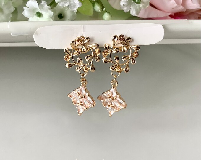 Flower earrings, Women's gold hoop earrings, 14-carat gold heart rings, women's Valentine's jewelry, silver rings