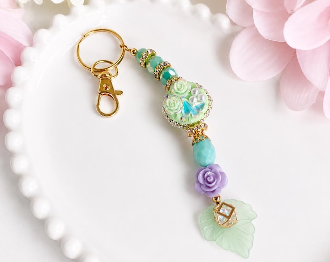 Porte clé floral pastel fait main – bijoux printanier perles pastel fleurs – bracelet romantique printemps – cadeau femme délicat
