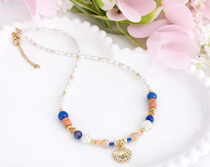 Ce collier s’inspire de la Méditerranée .