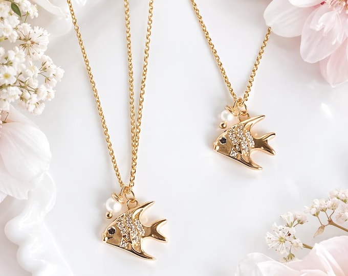 Collier pendentif poisson plaqué or 18 carats grande qualité