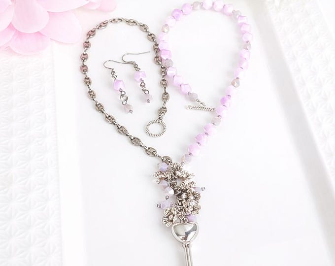 Collier clé lilas et rose