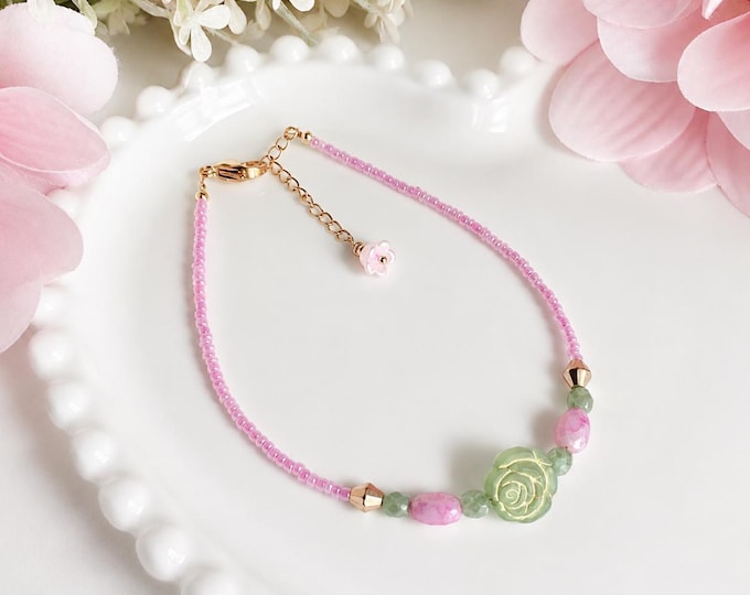 Bracelet cheville floral pastel fait main – bijoux printanier perles pastel fleurs – bracelet romantique printemps – cadeau femme délicat