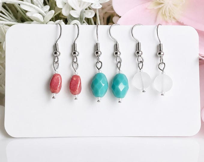 Trio de Boucles doreilles perles de verre turquoise, rose corail, blanc, bijoux boho chic collection Essence Brute