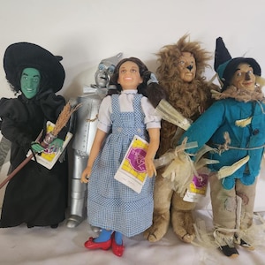 Wizard of Oz Tall Presents Figures