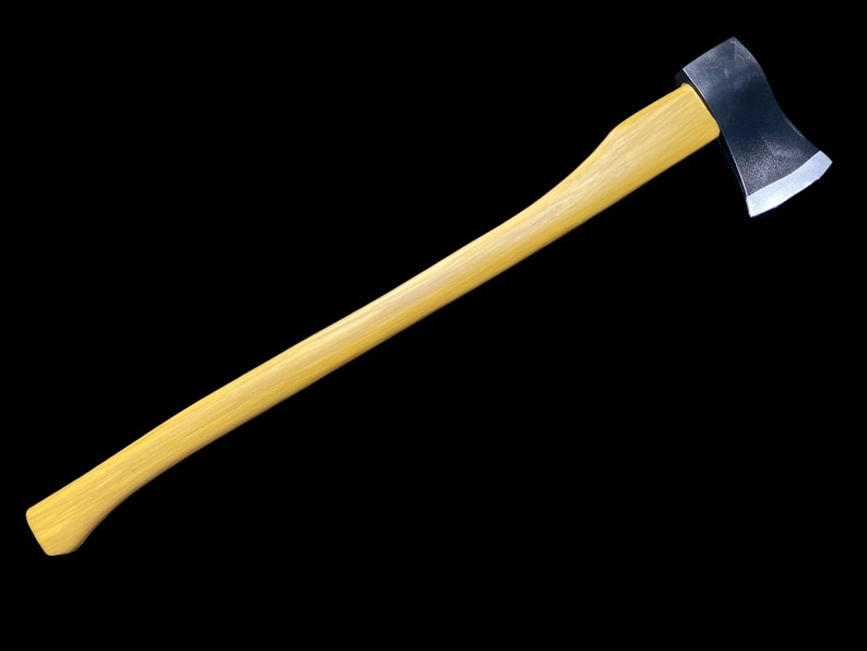 K&ouml;nnte beinhalten: Eine Axt mit einem Holzstiel und einem schwarzen Metallkopf. Die Axt ist etwa 91 cm lang.