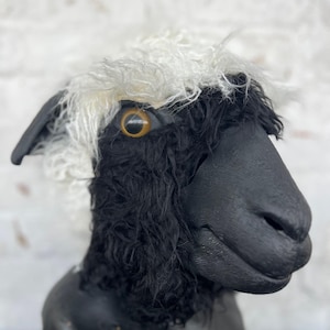 Máscara de cabeça de ovelha lanosa em látex Animais da fazenda