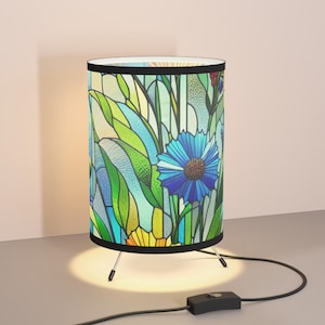 Stained Glass Wildflowers Tripod Lamp, Cottagecore Floral Desk Table Country Cottage Flowers Shade, Bedside Lighting Lamps, Night Light