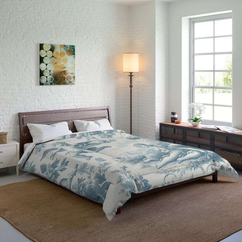 Elegante juego de edredón floral de toile francés Blue Angels, ropa de cama independiente, estilo shabby chic, decoración victoriana cottagecore, tamaño Queen, King y Twin. 88" × 88"