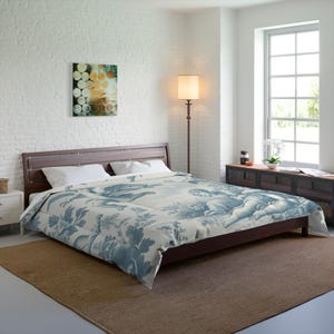 Elegante juego de edredón floral de toile francés Blue Angels, ropa de cama independiente, estilo shabby chic, decoración victoriana cottagecore, tamaño Queen, King y Twin. 104" × 88"