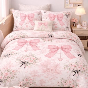 Edredón rosa palo con estampado floral de toile francés y lazos, ropa de cama floral Coquette para habitación de niñas preadolescentes, colcha para cama individual XL, matrimonial, queen y king, regalo para dormitorio universitario