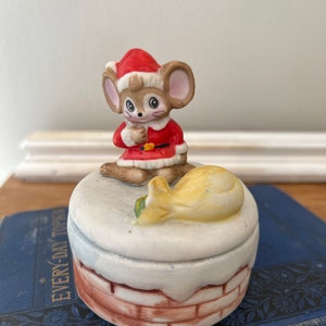 Vintage Homco Santa mouse trinket box, vintage Christmas trinket box