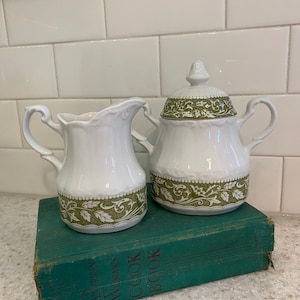 Vintage Sterling Sugar Dish and Creamer Colonial English Ironstone J & G Meakin England Green and White Leaves and Flowers (11)
