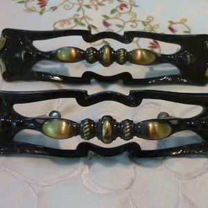 Vintage Knobs - Amerock Carriage House Design - 2 Dresser Knobs - Cabinet Door Handles - Antique Brass Tone Hardware