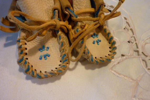 Vintage Child's Moccasins - So Sweet and Soft  Le… - image 4