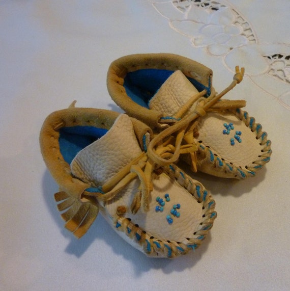 Vintage Child's Moccasins - So Sweet and Soft  Le… - image 1