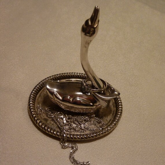 STERLING SILVER VINTAGE BRACELET CHARM DRESSING TABLE MIRROR .9 GRAM 19MM X 9MM STERLING SILVER VINTAGE BRACELET CHARM DRESSING TABLE MIRROR .9 GRAM 19MM X 9MM