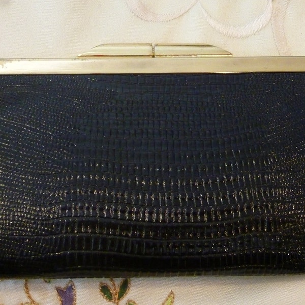 Vintage Change Purse - Kiss Closure Purse  -  Patten Black Textured Leather - Large Change Pouch - Gift for Anyone -Perfect Purse Accessory