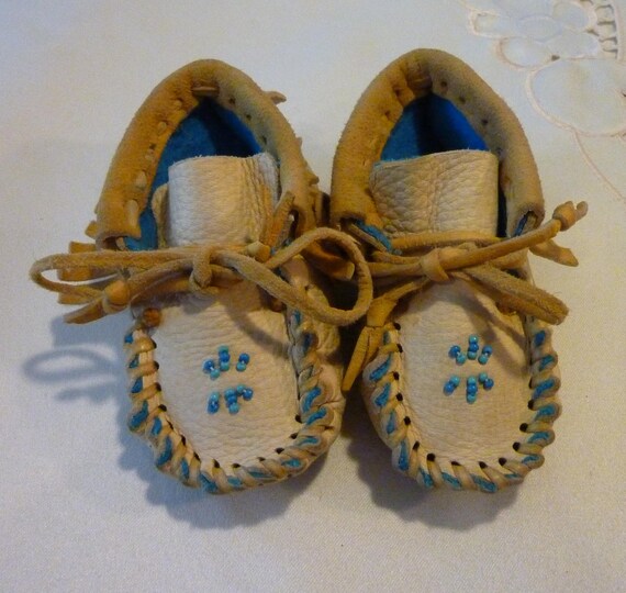 Vintage Child's Moccasins - So Sweet and Soft  Le… - image 3