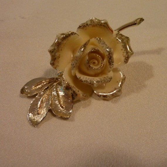 Vintage Enamelled Rose Brooch -Cream and Gold Fro… - image 4