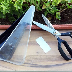 for TRIANGLE Fabric Lace Scissors Practical Serrated Scissors DIY Pinking  Scissors