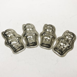Vintage baking cups set of 4 Metal baking molds Tin cups Metal mold Rusty cups Retro molds Kitchen Decor Gift for housekeeper