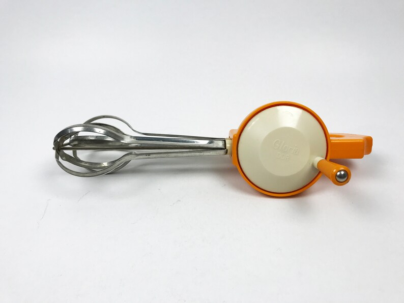 Vintage egg scrambler 1970s DDR Retro egg beater Rotary egg mixer Manual egg mixer Old whisk Kitchen decor Vintage kitchen Retro decor Gift image 3