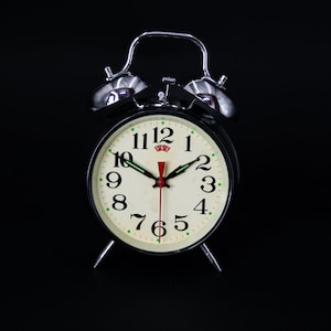 Vintage alarm clock Working clock Mechanical clock Old Chinese Diamond clock Desk alarm clock Retro alarm clock Office decor Home Decor Gift