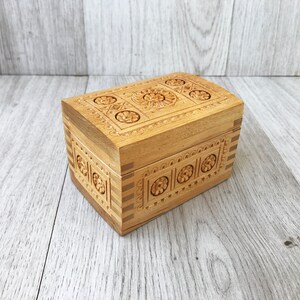 Vintage wooden box Trinket box Small wooden souvenir box Bulgarian box Wooden chest Jewelry box Collectible box Home decor Gift for her