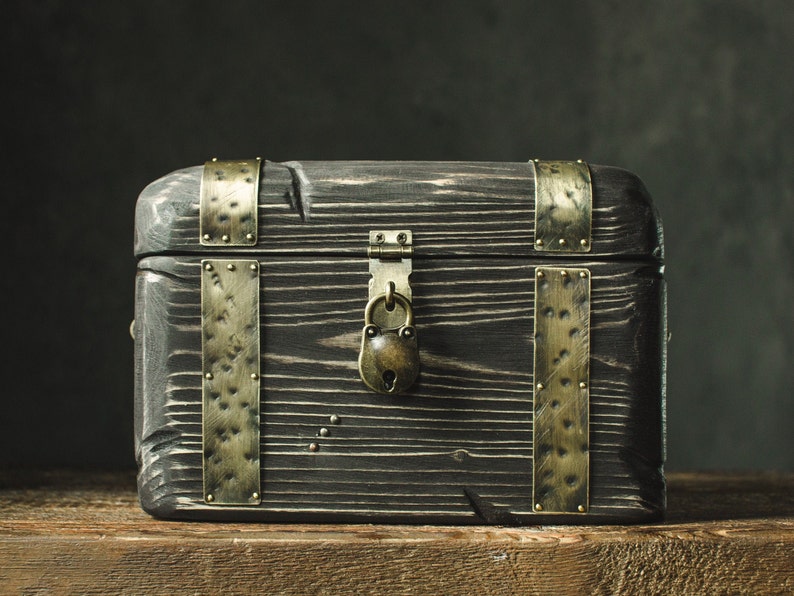 Cofre del tesoro pirata de madera negra pequeña caja de | Etsy