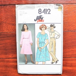 Simplicity 8412 - Pullover Blouse - Skirt - 70s Vintage Sewing Pattern