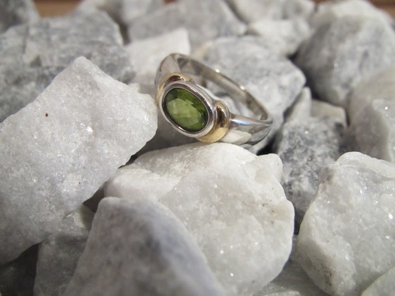 vintage Sterling 925 silver handmade statement ring with peridot and marcasite ring stamped 925 Size 7.25