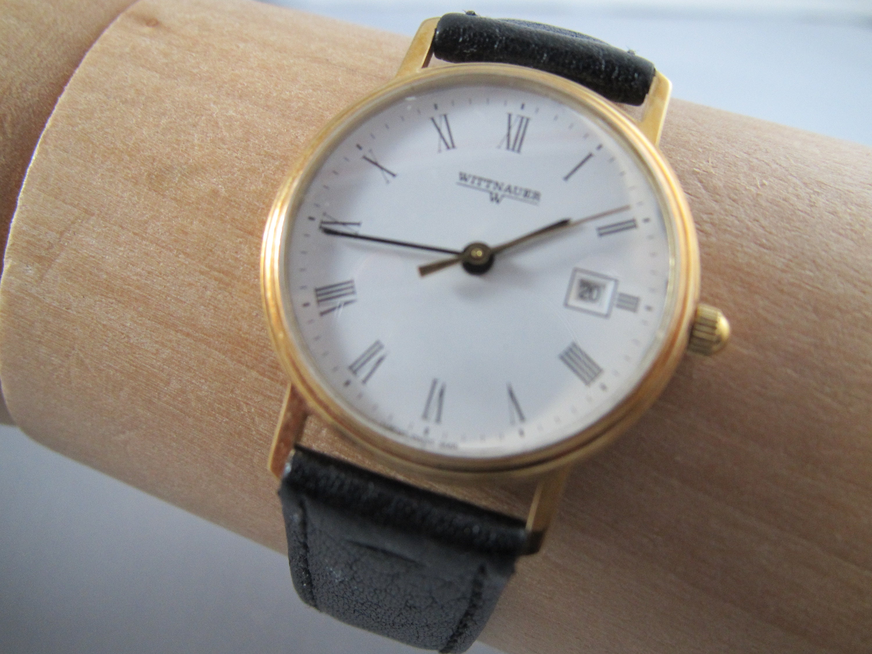 Wittnauer Reloj de pulsera para mujer con calendario en oro de 14