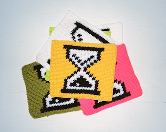 Computer Hourglass Crochet Pattern  / Granny Square Tapestry Pattern