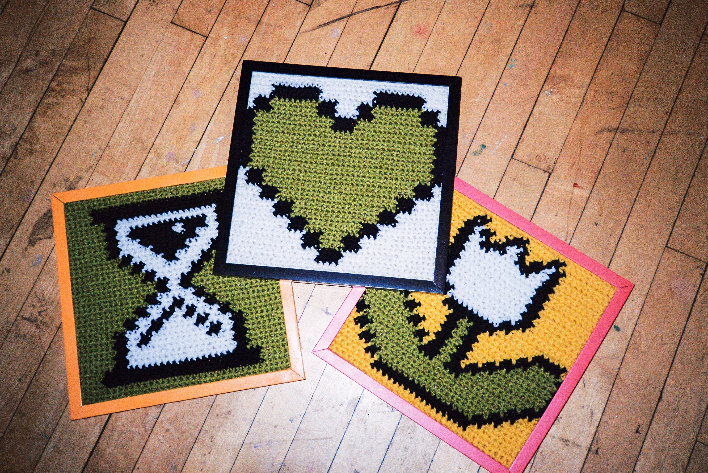 Computer Hourglass Crochet Pattern / Granny Square Tapestry Pattern - Etsy
