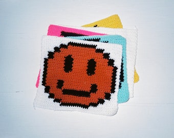 Computer 8 Bit Smiley Crochet Pattern / Computer Granny Square Tapestry Pattern