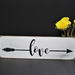 Love Arrow Sign, Love Arrow, Arrow Sign, Farmhouse Sign, Distressed Sign, Distressed Love Sign, Love Word Sign, Accent Wall Sign