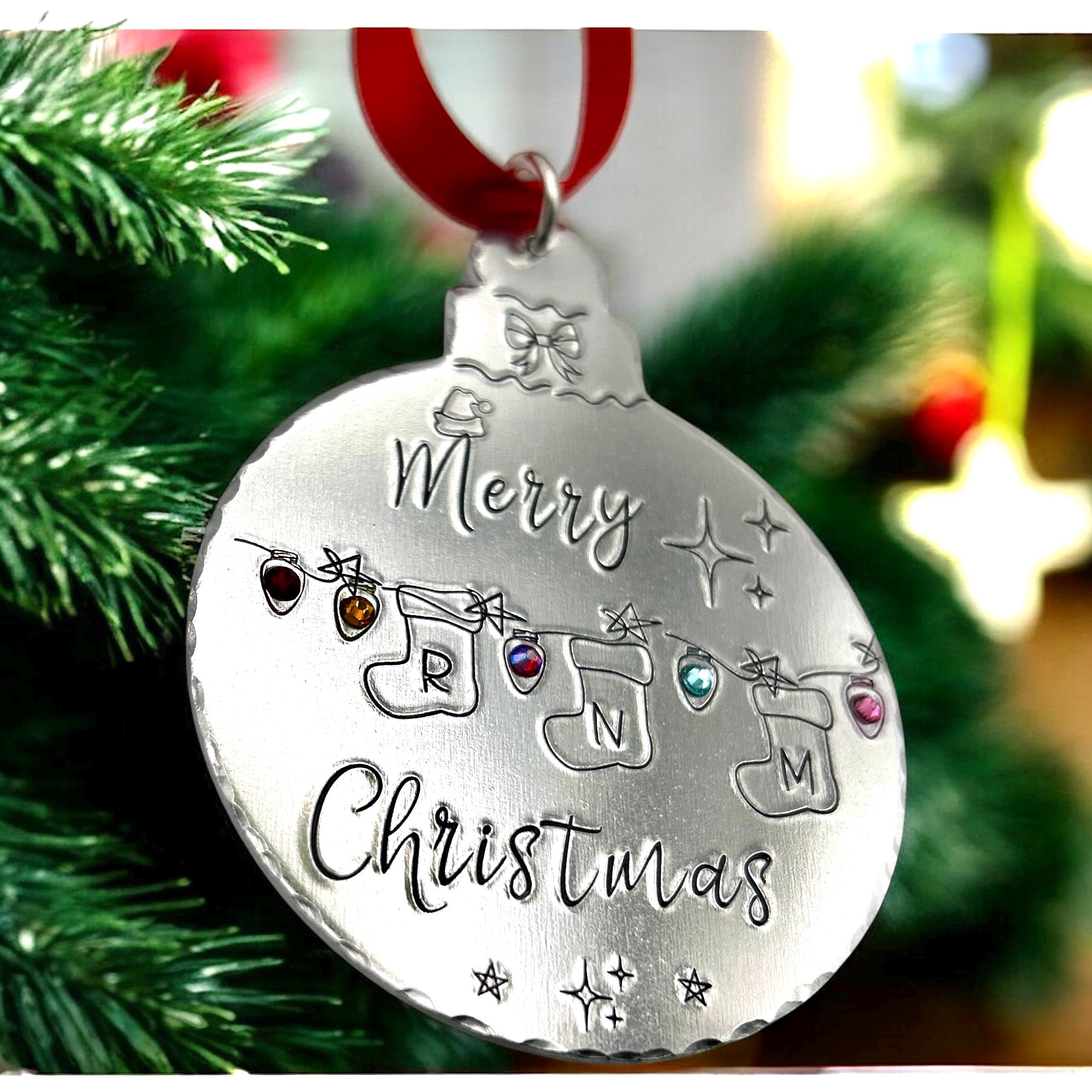 Boule De Noël Personnalisable Famille 2025 - Résine Pleine 8 Cm, 3D, Prénoms Imprimés, Pour Sapin Ou Décoration - 3